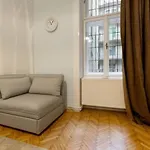 Deer-Friendly Apartment In The City Centre